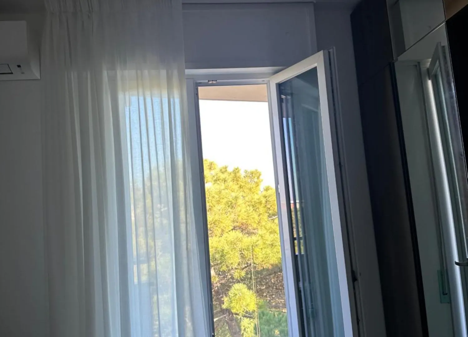 Hotel Lux B&B Mima Milano Marittima Italy